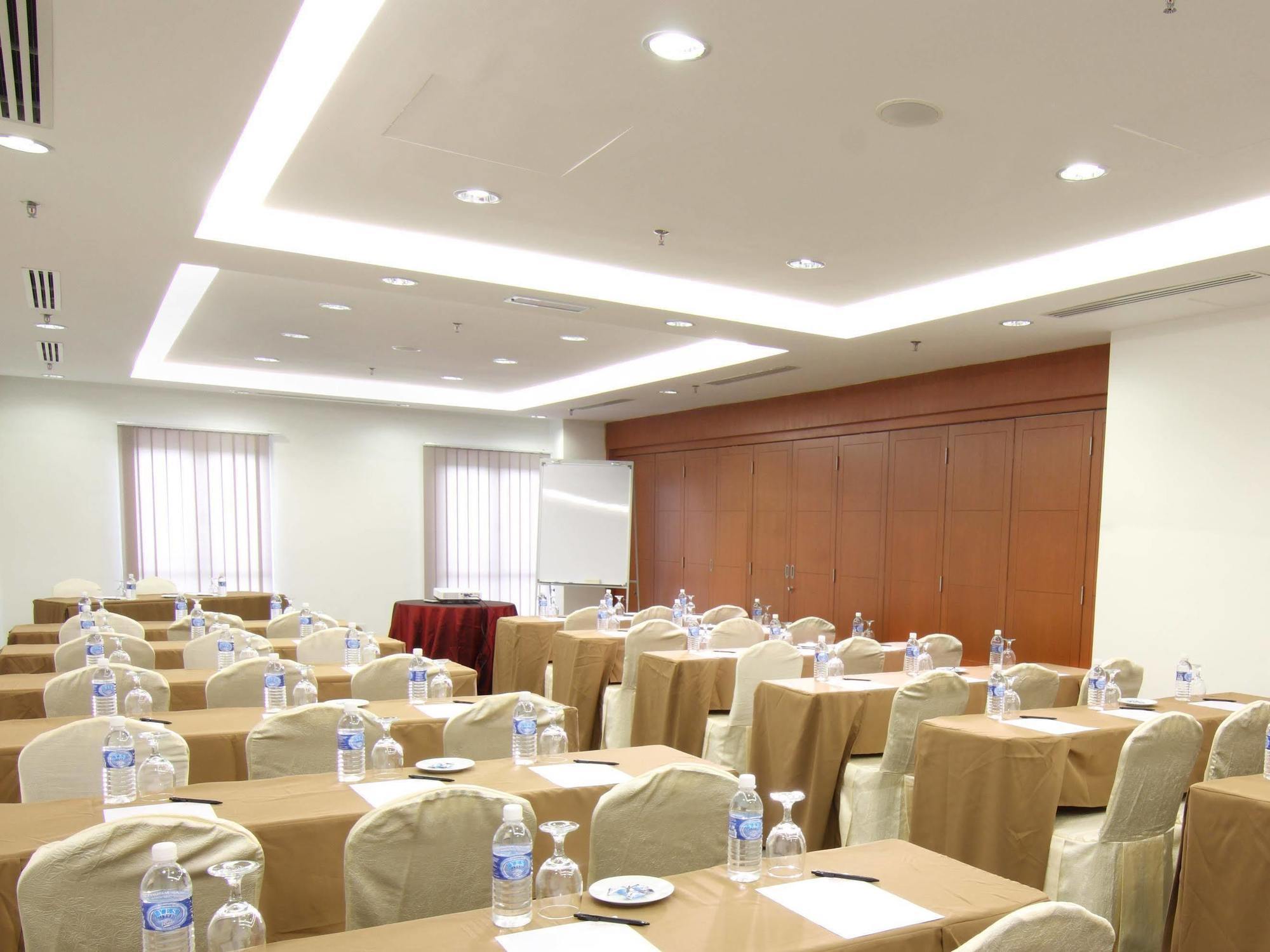Hotel Sentral Kl @ Kl Sentral Station Κουάλα Λουμπούρ Εξωτερικό φωτογραφία